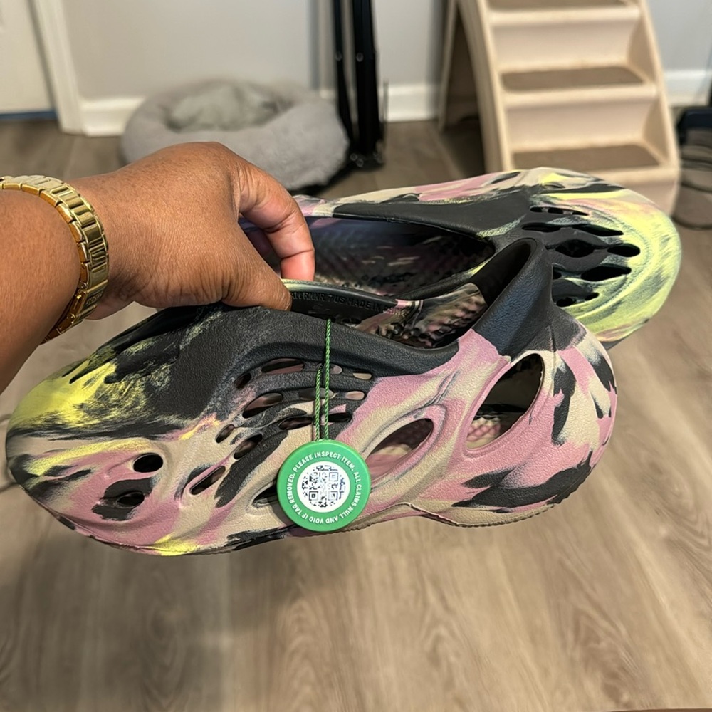 Yeezy foam runners